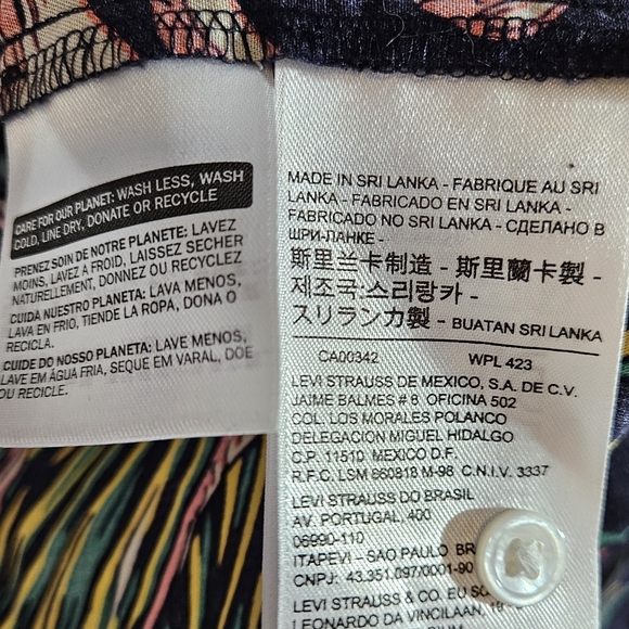 Levi's Womens Large Button Down Shirt Colorful Floral Short Sleeve NWT - Picture 5 of 5